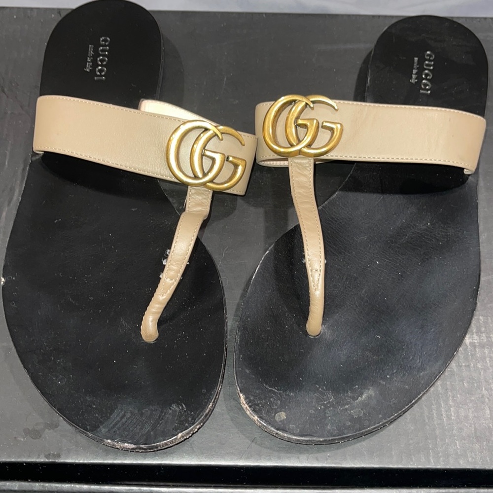 Gucci Leather Thong Sandal with Double G